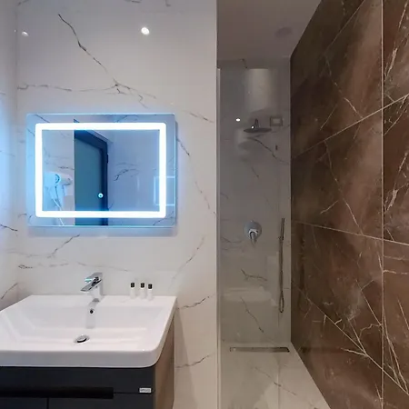 Luminosa Hotel 3*
