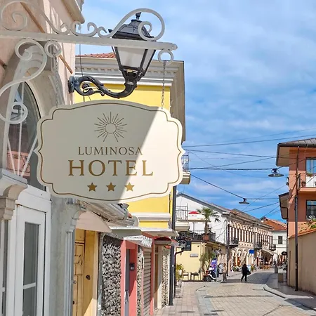 Luminosa 3*