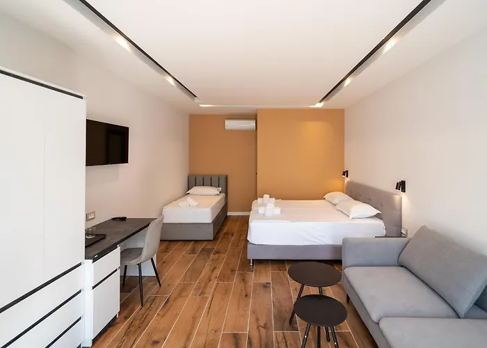 Luminosa 3* شكودر